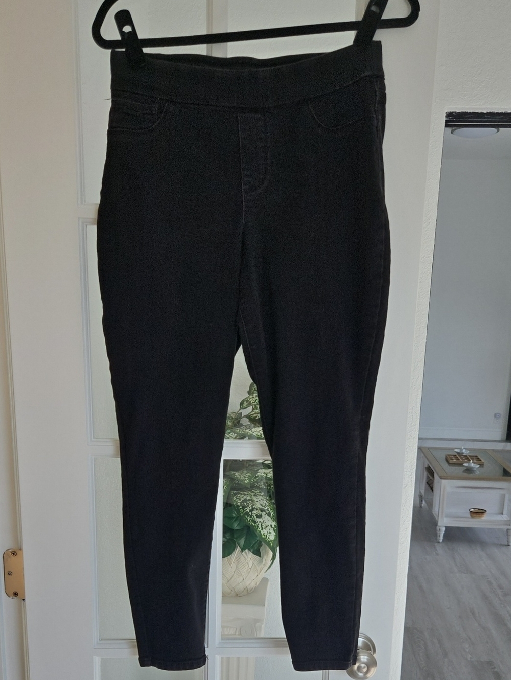 ❤️❤️❤️Nine West Black Skinny Pull-On Jeggings